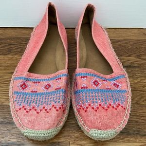 Coral espadrilles!!
